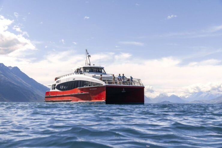 Queenstown: Lake Whakatipu Boat Trip - Experience Highlights
