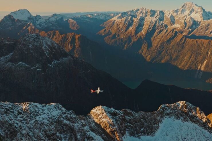 Queenstown: Milford Sound Scenic Flyover With Hotel Pickup - Flight Experience