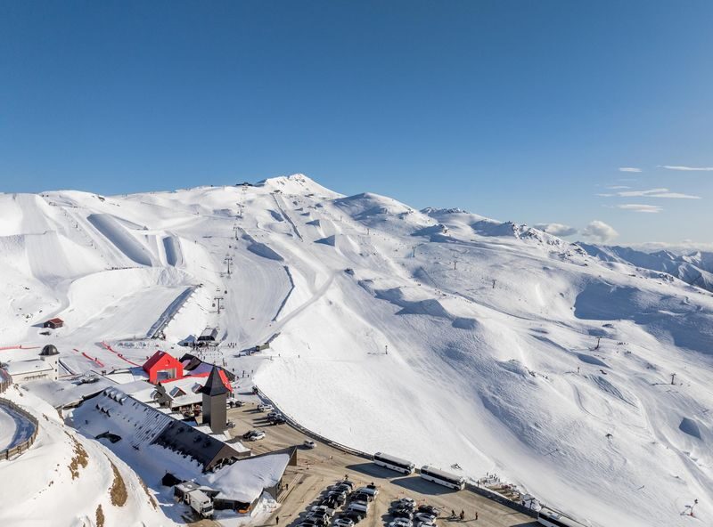Queenstown Ski or Snowboard Beginners Packages at Cardrona - A beginner area that lets you build confidence