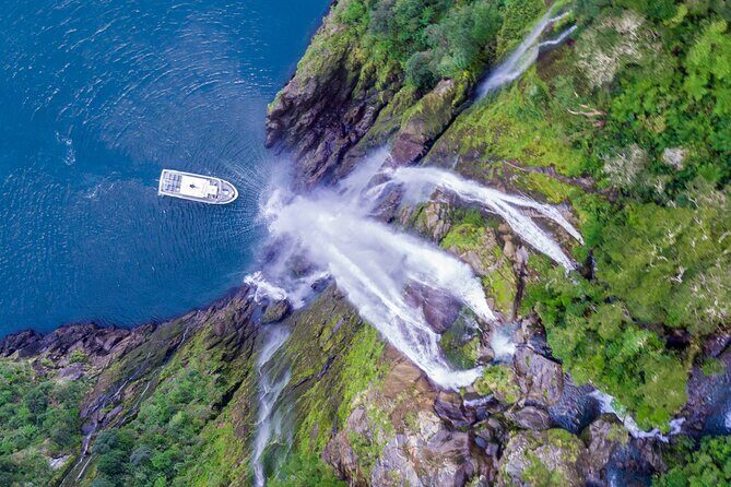 Queenstown to Te Anau via Milford Sound inc Cruise & Lunch - Eglinton Valley & Mirror Lakes: The Scenic Highlights