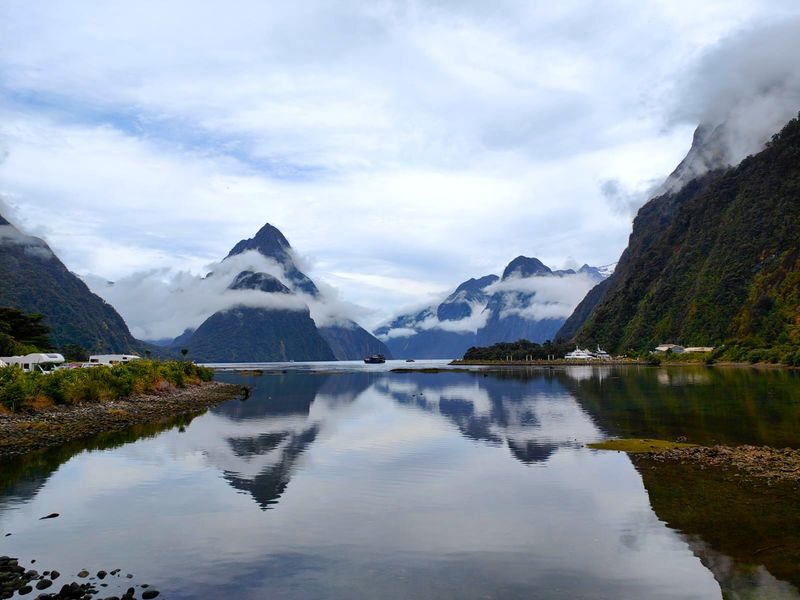 Queenstown to Te Anau via Milford Sound Small Group Tour - Queenstown to Te Anau, with Milford Sound in between