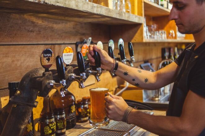 Queenstown: Twilight Wine and Craft Beer Tour - Guided Tour and Scenic Drive to Gibbston