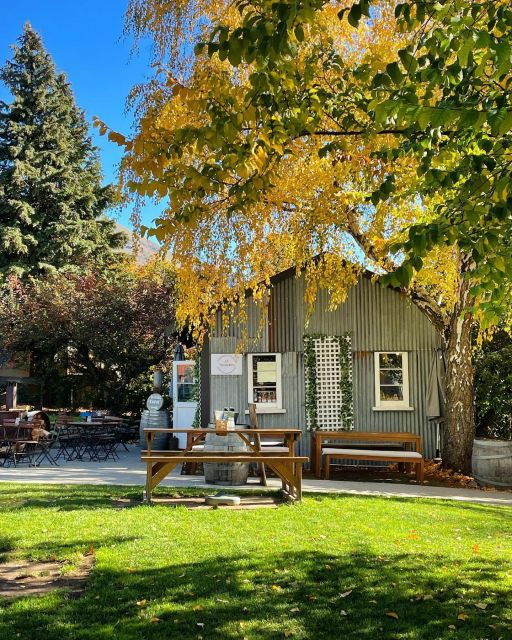 Queenstown: Twilight Wine and Craft Beer Tour - Beer and Wine Tasting at Kinross Cottages
