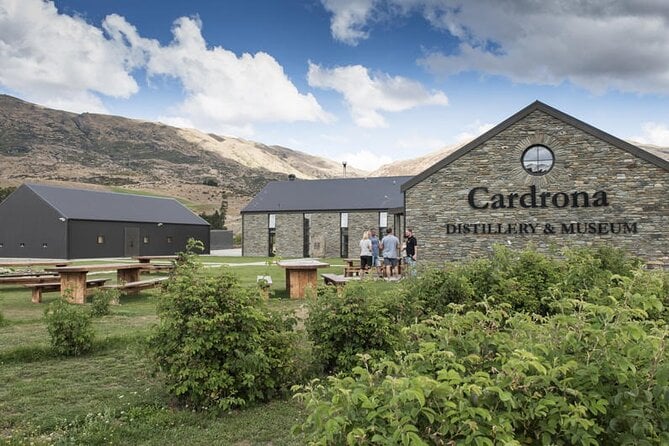 Queenstowns Gin & Spirits Tasting Tour - Distillery Experience