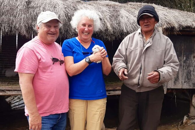 Quilotoa Crater Lake Private Day Tour: Trekking, Market, Art and Llamas - Tour Highlights