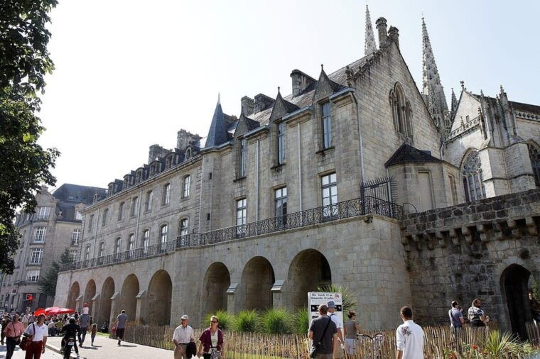Quimper Guided Walking Tour - Languages Offered