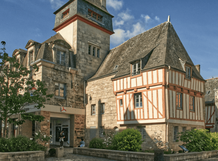 Quimper Guided Walking Tour - Cancellation Policy and Payment Options