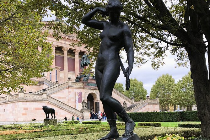 Quiz and Fall in Love in Berlin on Museum Island - Booking Information and Pricing