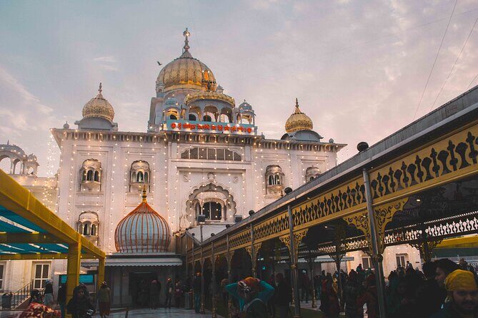 Qutub Minar, Lotus Temple, Jama Masjid, Chandni Chowk Guided Tour - Tasting Local Flavors and Exploring Historic Mosques