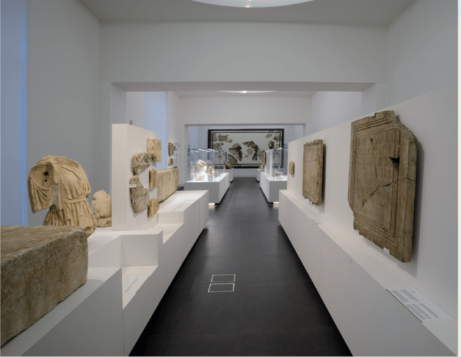 R. Calabria: National Archaeological Museum Ticket & Pemcard - Getting to the National Archaeological Museum