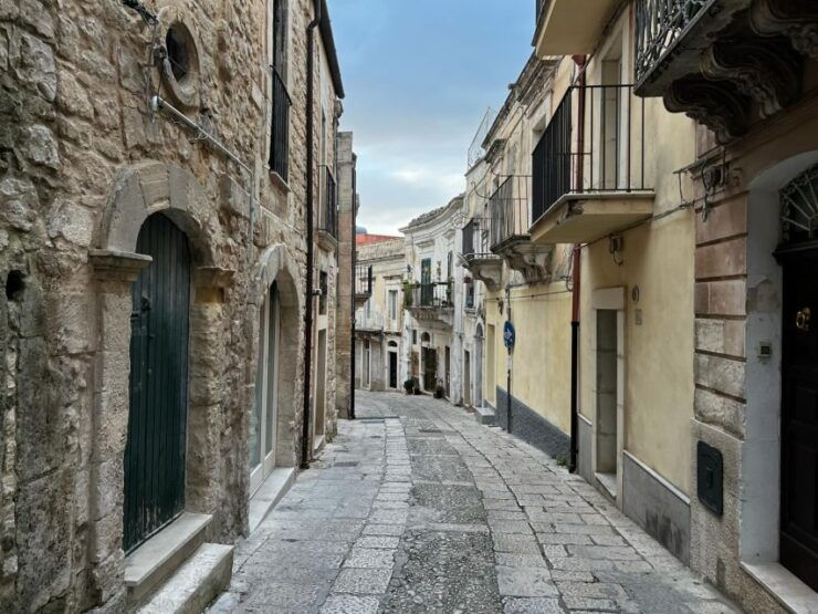 Ragusa Ibla: Guided Tour With Food Tasting - Tour Overview