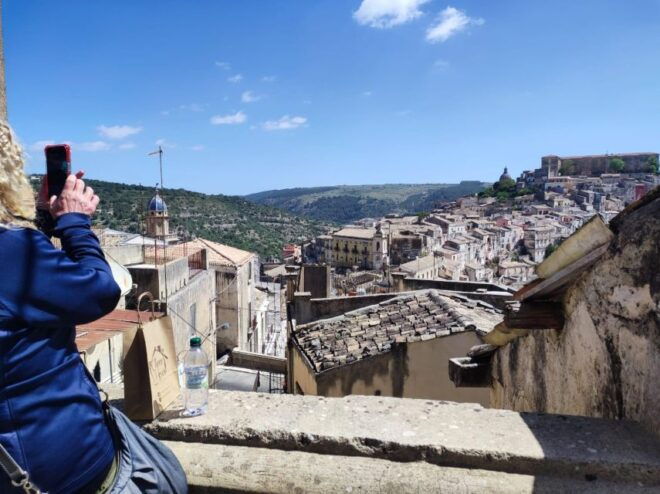 Ragusa Ibla: Guided Tour With Food Tasting - Language Options