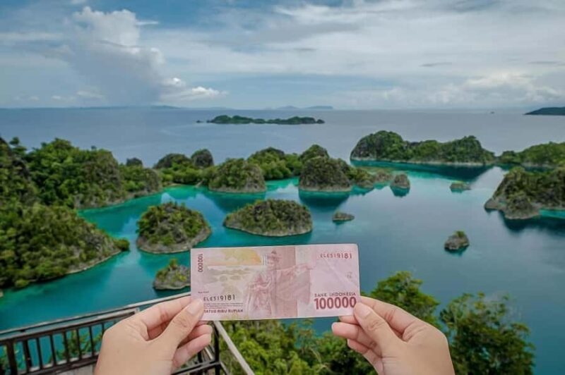 Raja Ampat : 2 Day Blue River(Kali Biru) & Piaynemo Peak - An In-Depth Look at the 2-Day Raja Ampat Tour
