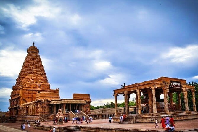 Raja Raja Cholan and his Temples around Thanjavur - Value and Comfort