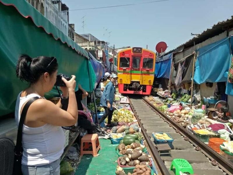 Ratchaburi: Private Floating & Train Market + CAVE + Puppet - Practical Details and Value