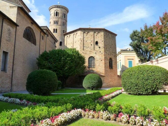 Ravenna Private Tour With Entrance to Monuments - Background