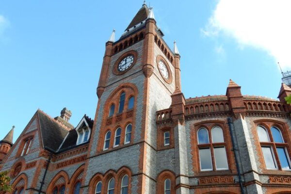 Reading: Quirky Self-Guided Smartphone Heritage Walks - The Sum Up