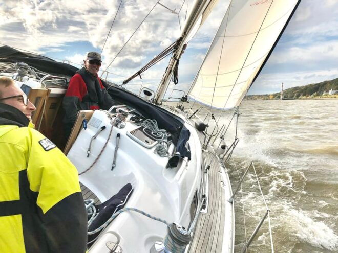 Real Sailing Trip to the Gates of Hamburg, From/To Wedel - Meeting Point