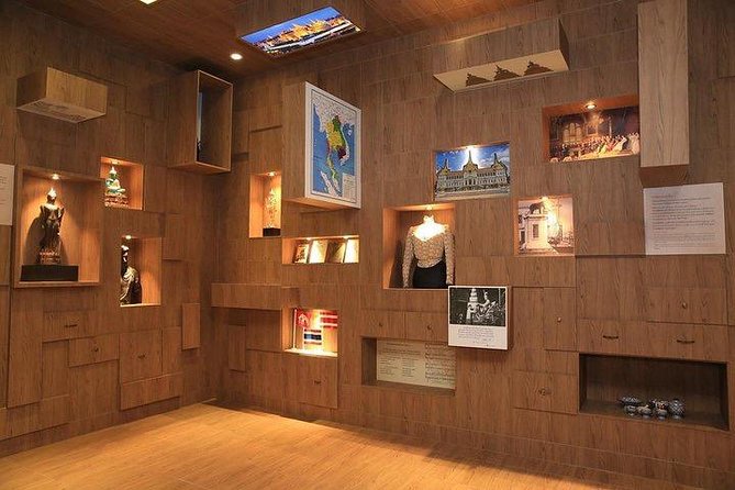 Reclining Buddha (Wat Pho) & Museum of Siam Tour From Bangkok (Multi Languages) - Museum of Siam: Exploring Thai History