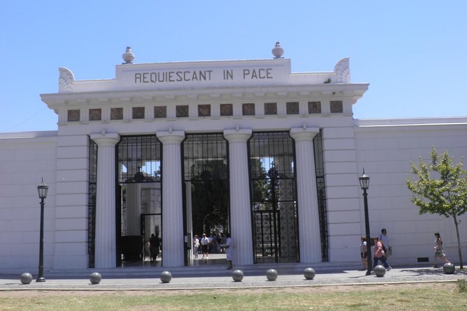 Recoleta Cemetery Tour: Dive Into History - Tour Overview Highlights