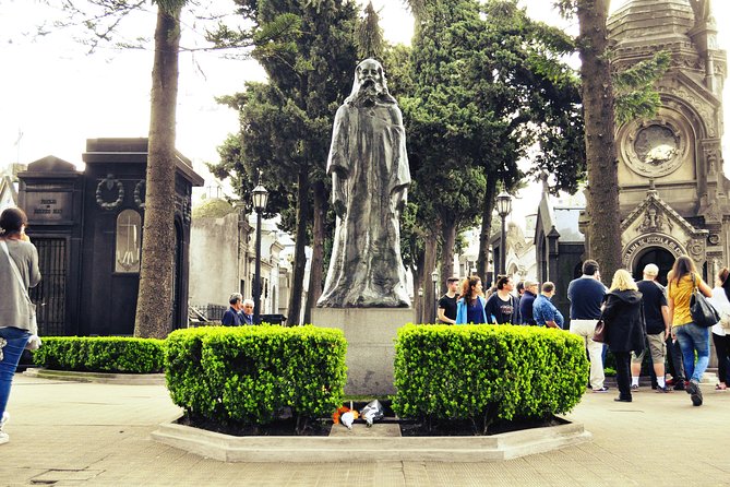Recoleta Cemetery Tour in English - Inclusions and Meeting Details