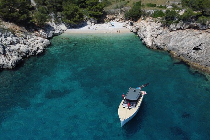 Red Rocks Hvar South and Pakleni Islands Private Speedboat Tour - Meeting Point Information