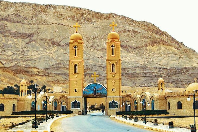 Red Sea and El Ein Sohkna Beach Full-Day Trip From Cairo - Common Questions