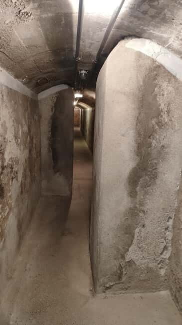 Refugios de la Guerra Civil: Un espacio de paz - Reviews: Authentic Voices