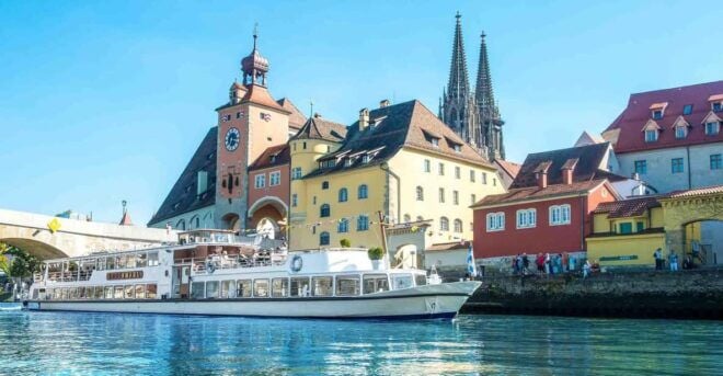 Regensburg: City Highlights Historical Boat Tour - Cruise Along the Danube River