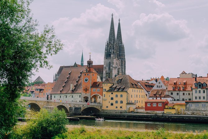 Regensburg - Classic Guided Tour - Must-Visit Sights: Old Stone Bridge and Porta Praetoria