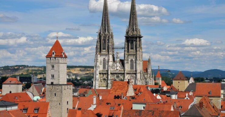 Regensburg: Express Walk With a Local in 60 Minutes - Experience Highlights