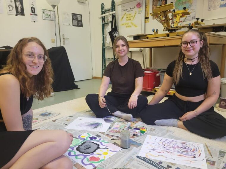 Regensburg: Intuitive painting incl. meditation - FAQs