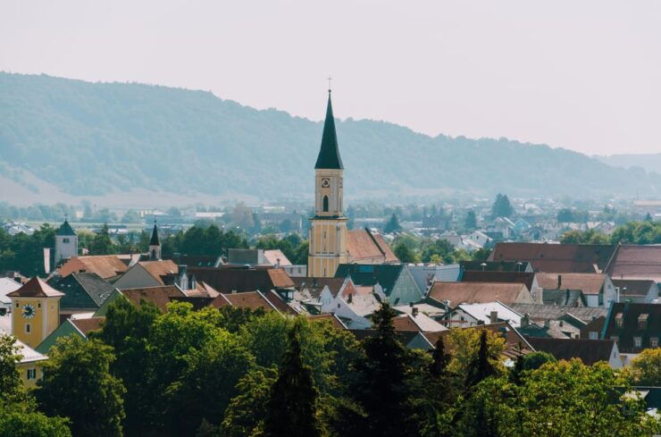 Regensburg: Kelheim Liberation Hall and City Visit - Key Points