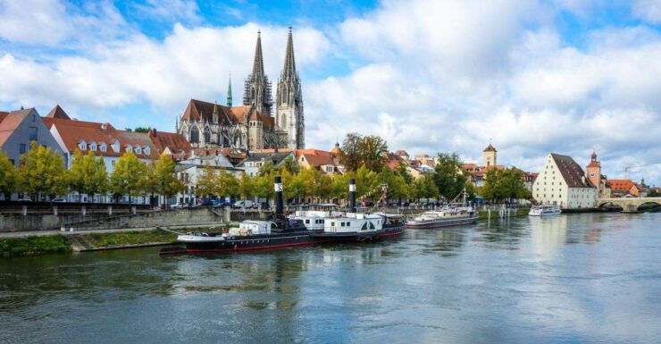 Regensburg: Private Christmas Market Tour - Experience Highlights