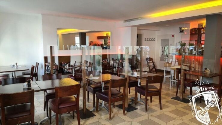 Regensburg: Private Tour With Italian Wines and Food Tasting - Experience Highlights