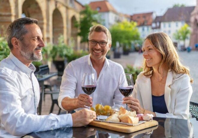 Regensburg: Private Tour With Italian Wines and Food Tasting - Full Description