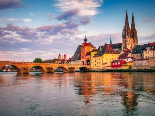 Regensburg: Private Tour With Italian Wines and Food Tasting - The Sum Up