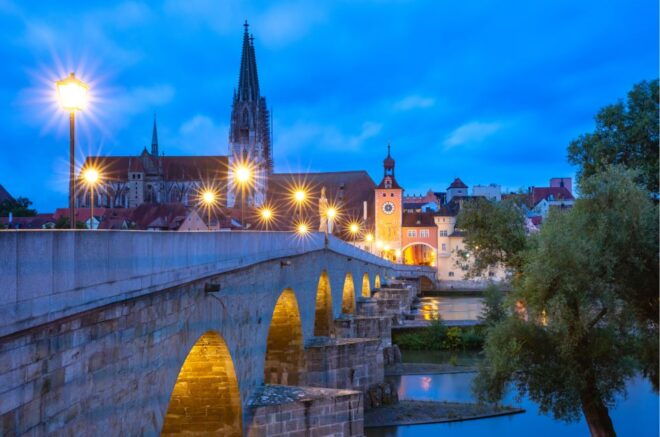 Regensburg: Scavenger Hunt Self-Guided Tour - Positive Customer Reviews