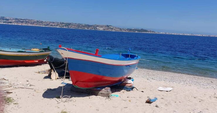 Reggio Calabria: Private Wooden Vintage Boat Tour - Detailed Itinerary