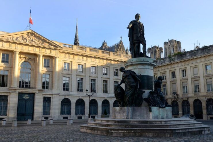 Reims : City-Center Discovery Tour and Champagne Tasting - Reims City-Center Highlights