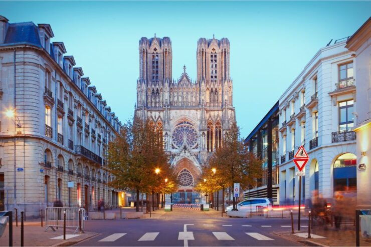 Reims: First Discovery Walk and Reading Walking Tour - Engaging Activity Experience