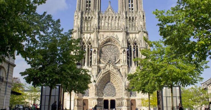 Reims: Guided Tour of Cathedral of Notre Dame De Reims - Experience at the Cathedral