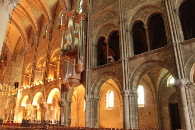 Reims UNESCO Site: Basilica of Saint-Remi Guided Tour - Tour Duration and Guide Availability