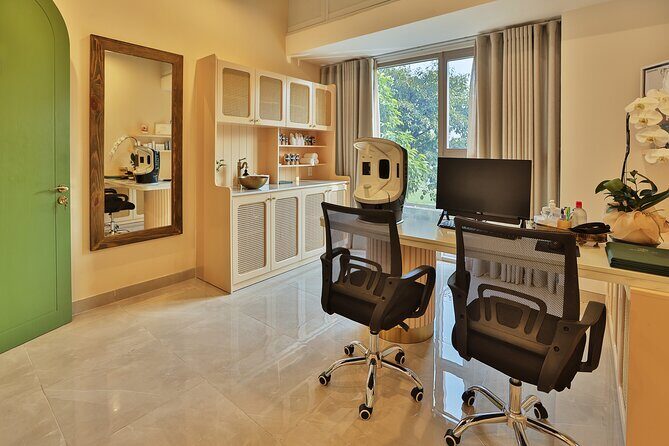 Rejuvenating Facial and Body Treatment - Who Would Love This Experience?