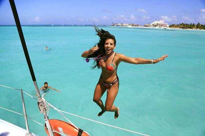 Relax yourself in Pleasure Catamaran to Isla Mujeres from Cancún - Frequently Asked Questions