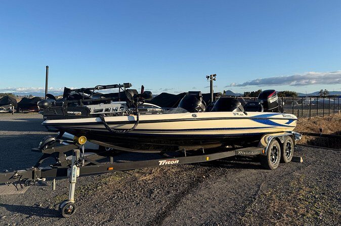 Relaxed 4 hour bass fishing experience at Lake Biwa for 3 people - Authenticity and Unique Experiences