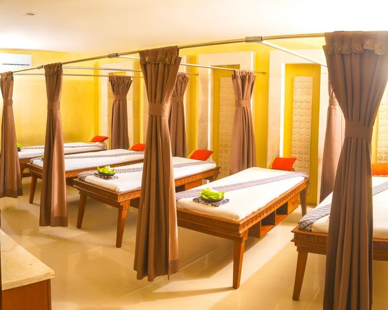 Relaxing Full Body Massage in Bintan | DBintan Salon Day Spa with F - What the Tropical Massage feels like