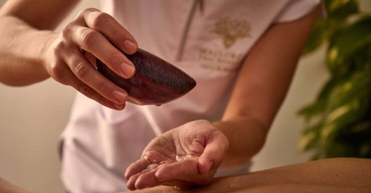 Relaxing Oil Massage - Service Description