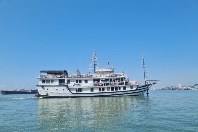 Renea Cruise Best Boutique Cruise 2 Days 1 Night in Bai Tu Long - Renea Cruise Best Boutique Cruise 2 Days 1 Night in Bai Tu Long