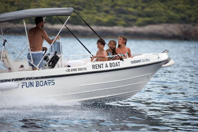 RENT A 4,5M POLYESTERIC BOAT WITHOUT LICENSE - Experience Highlights